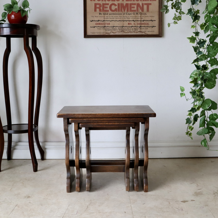 ジェイシー（Jaycee）製ビンテージのネストテーブル