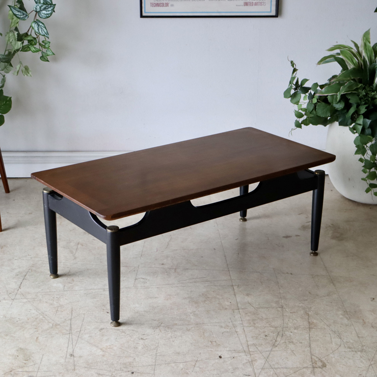 ジープラン（G-plan）製ビンテージのコーヒーテーブルのイメージ