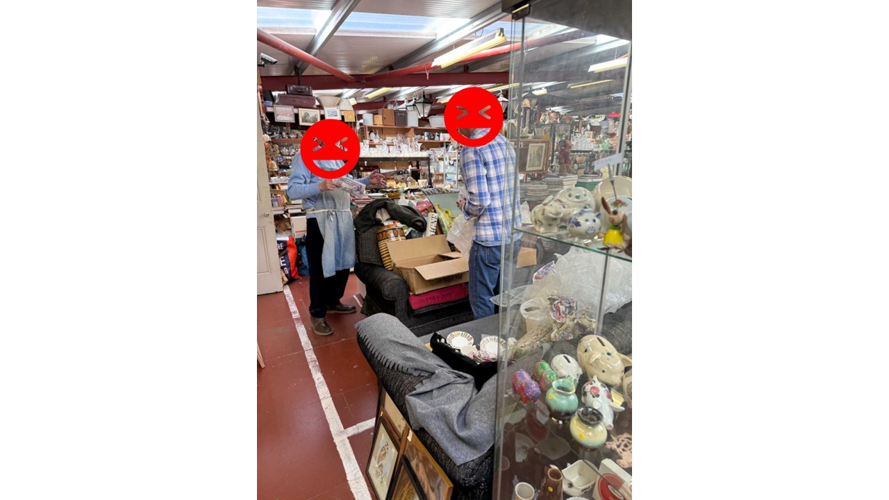 英国ヴィンテージ家具の仕入れの写真