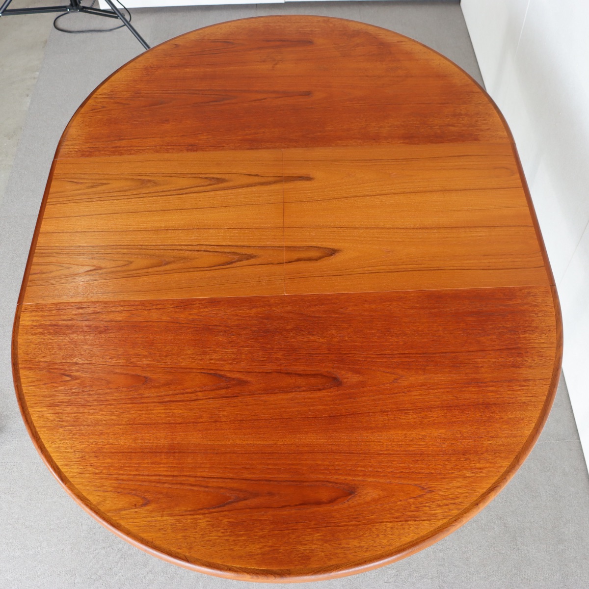 ジープランG-PLANのダイニングテーブル