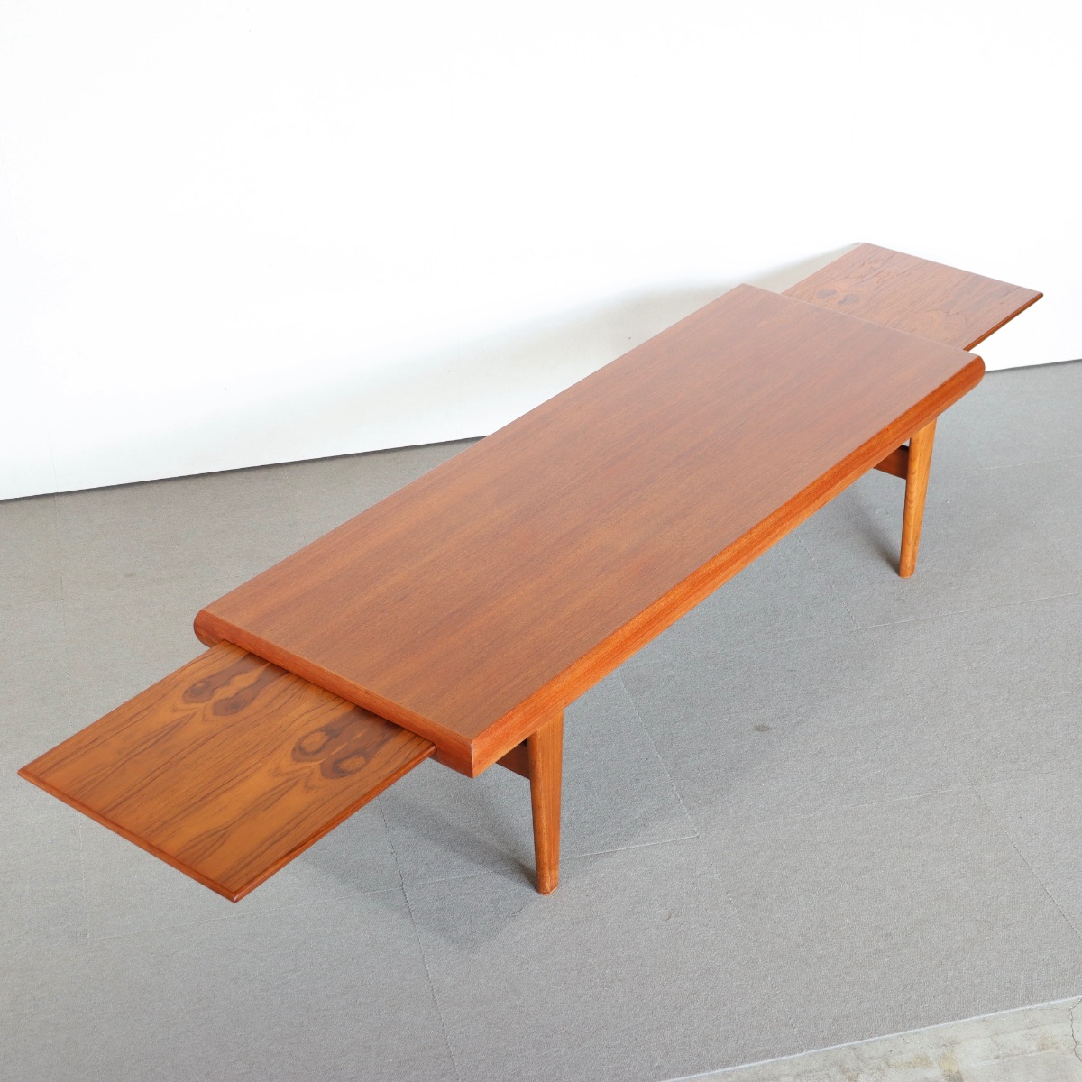 デンマーク製チーク材のヴィンテージコーヒーテーブル