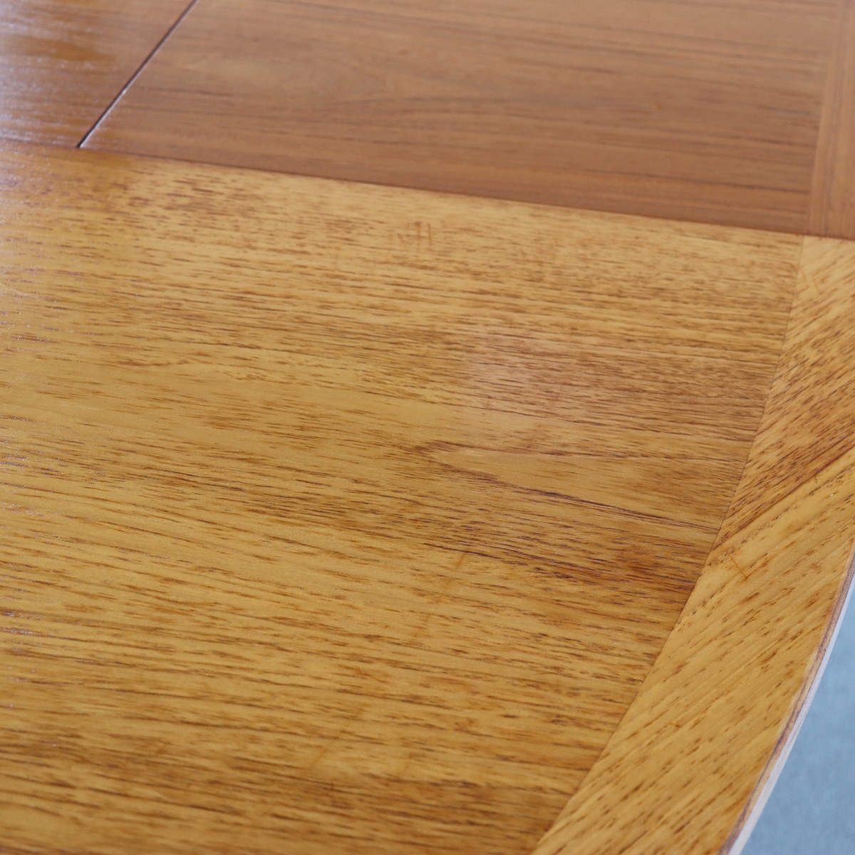 ネイサンダイニングテーブル