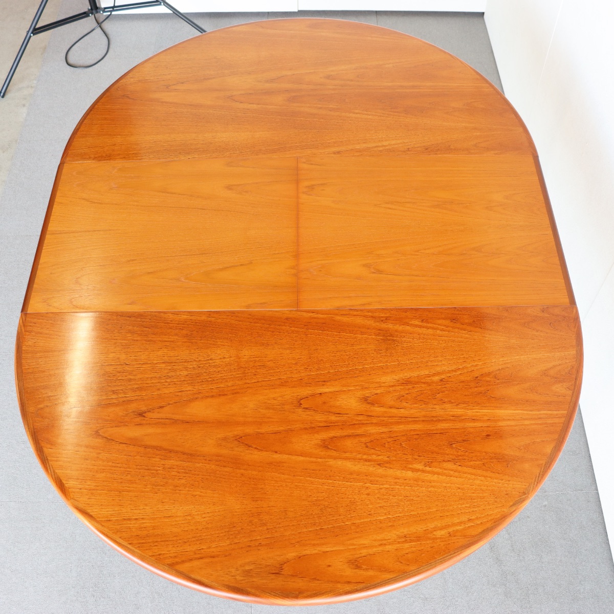 ジープランG-PLANのダイニングテーブル