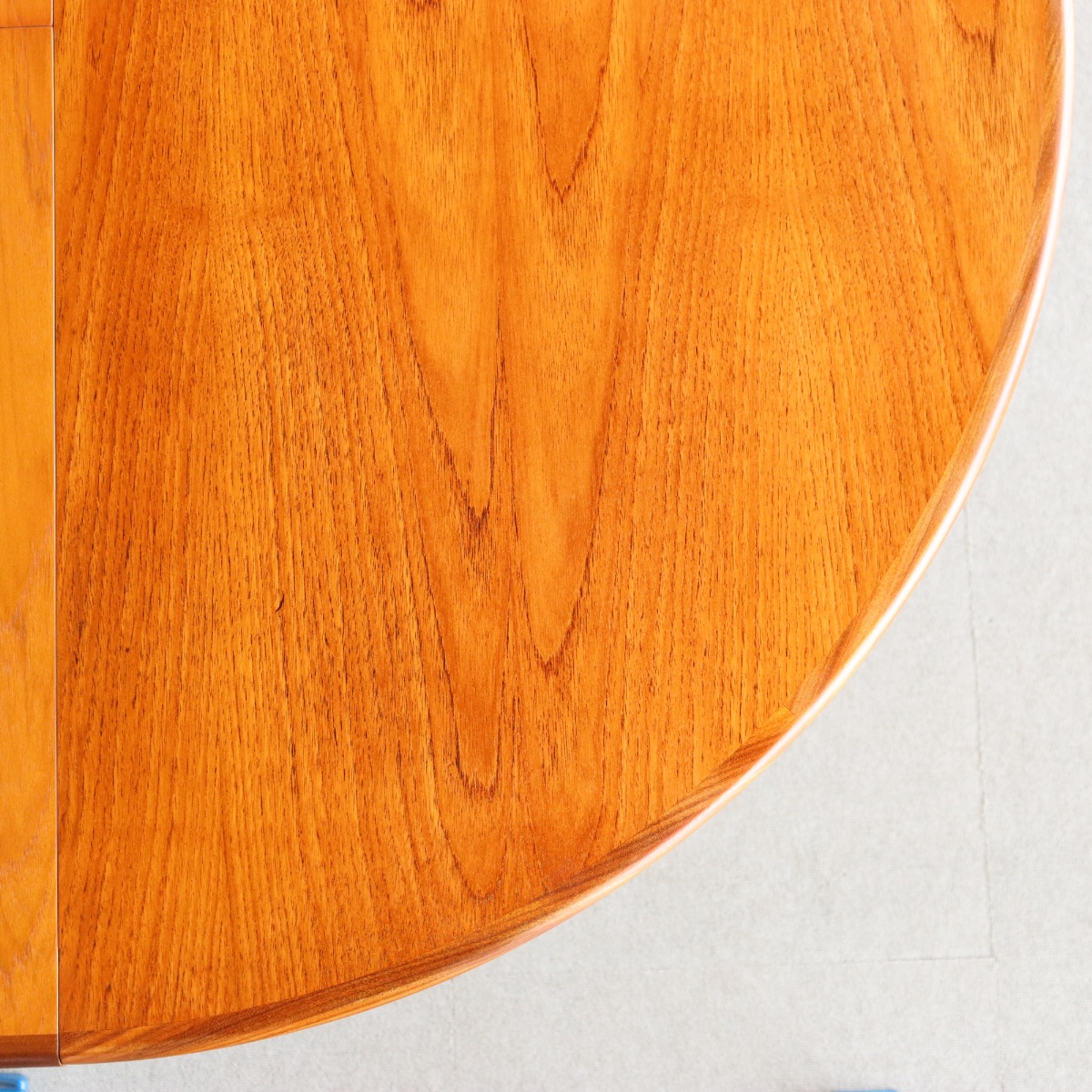 ジープランG-PLANのダイニングテーブル