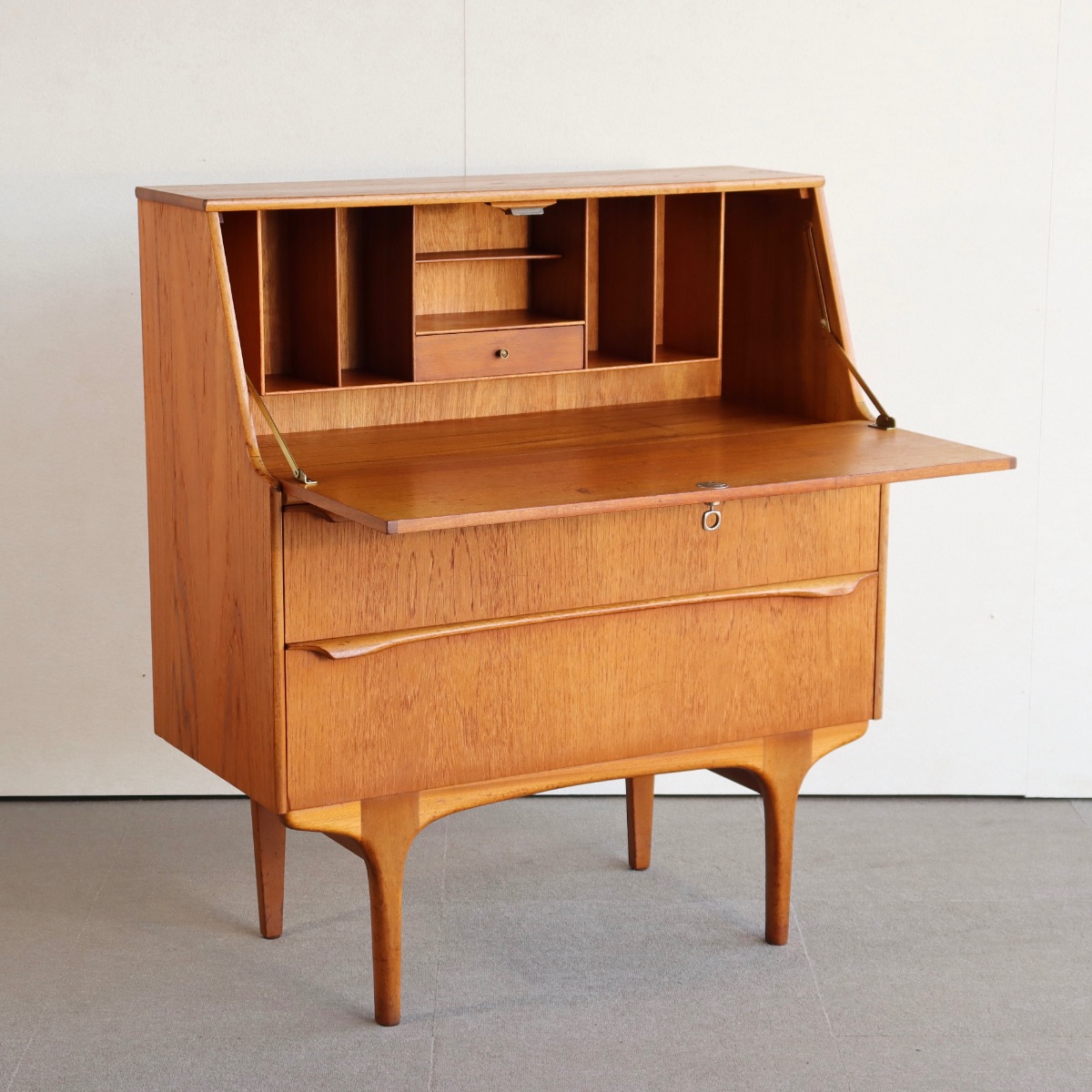 サトクリフトッドモーデンSUTCLIFFE TODMORDENのビューロー