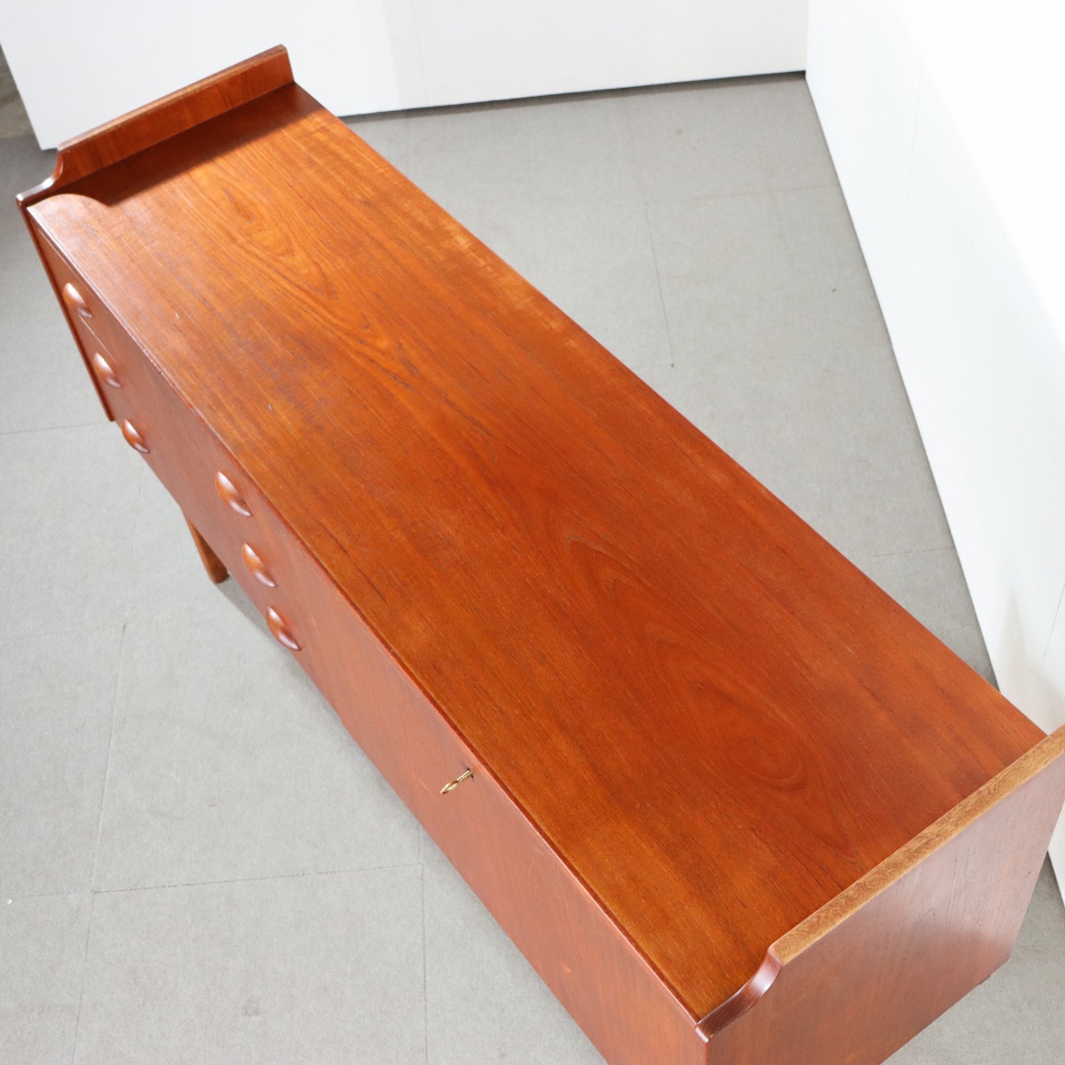 デンマーク製サイドボード