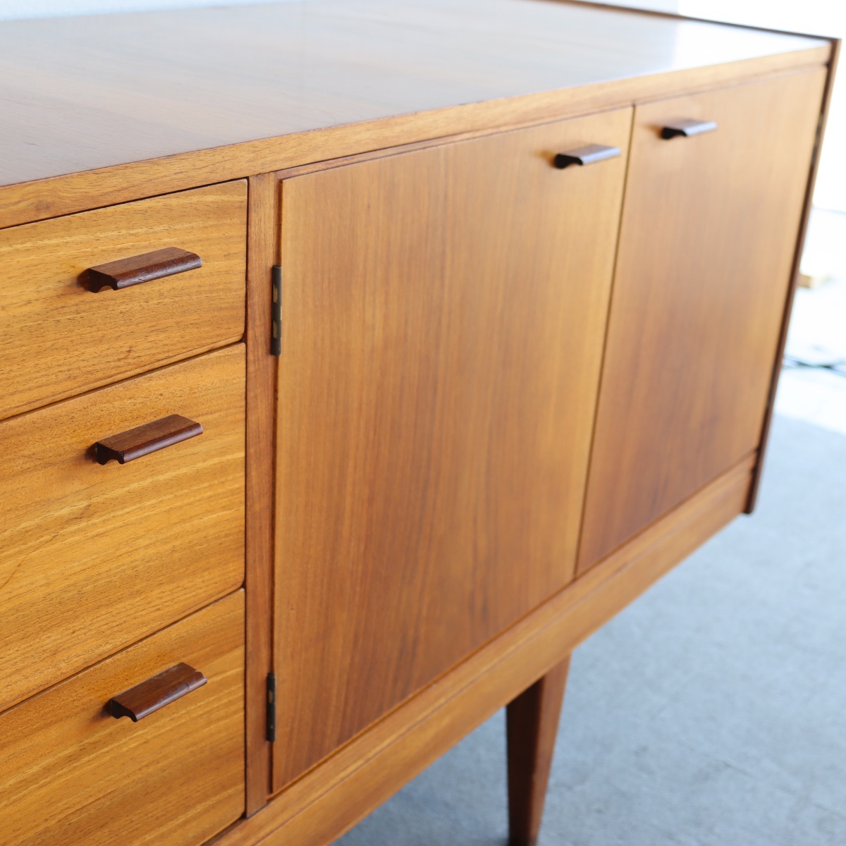 アルフレッドコックスALFRED COXのサイドボード