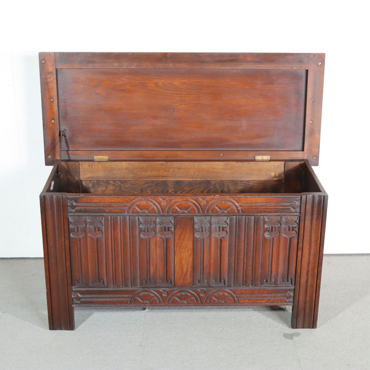 ストロングボーのヴィンテージボックス。