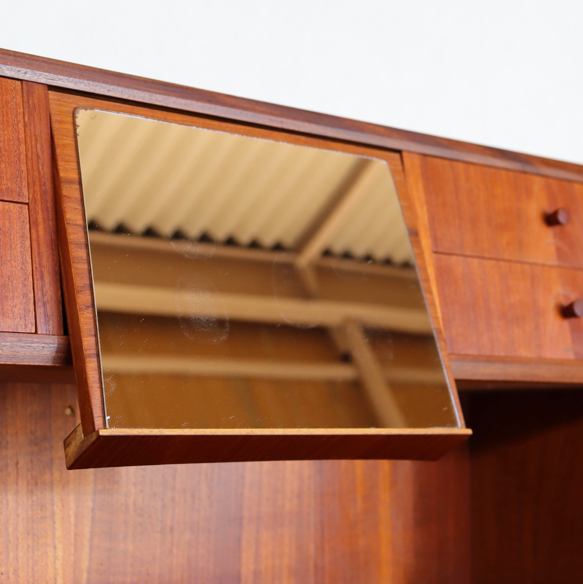 英国ビューローVS北欧ビューロー】デンマーク製チーク材のビューロー