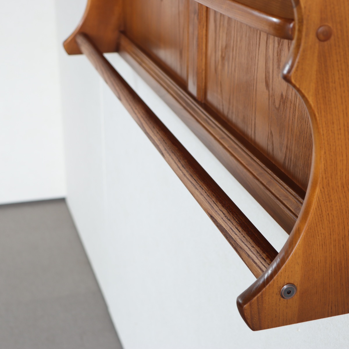 アーコールErcolの壁掛け棚