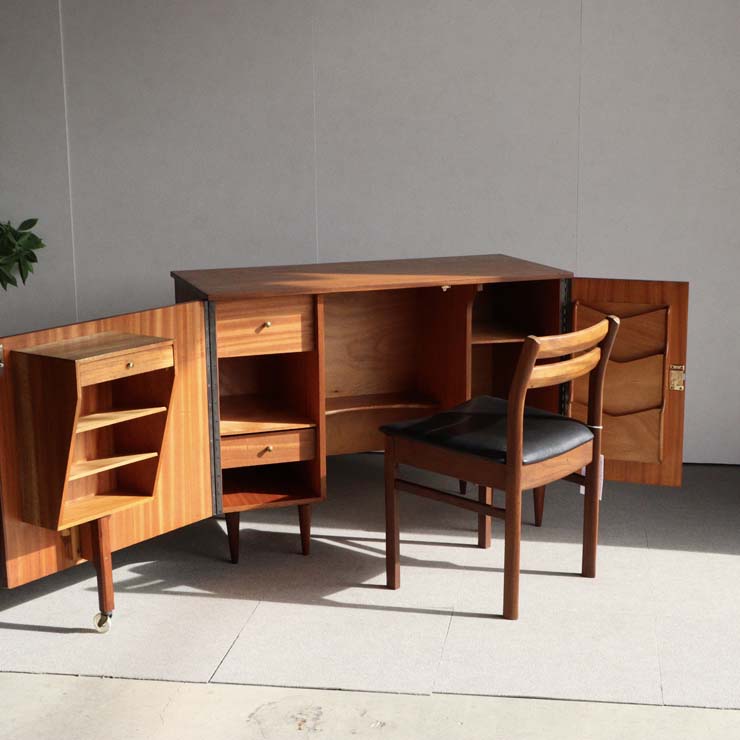 英国ヴィンテージの開閉式デスク