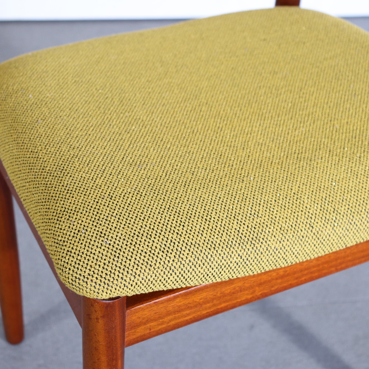 英国製ヴィンテージダイニングチェア