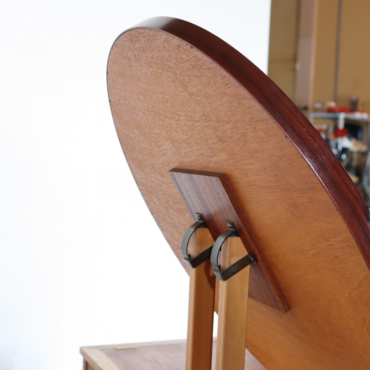 ジープランG-PLANドレッサー。オーク材の木目が穏やかに浮かぶ北欧ヴィンテージ。上質な一台。