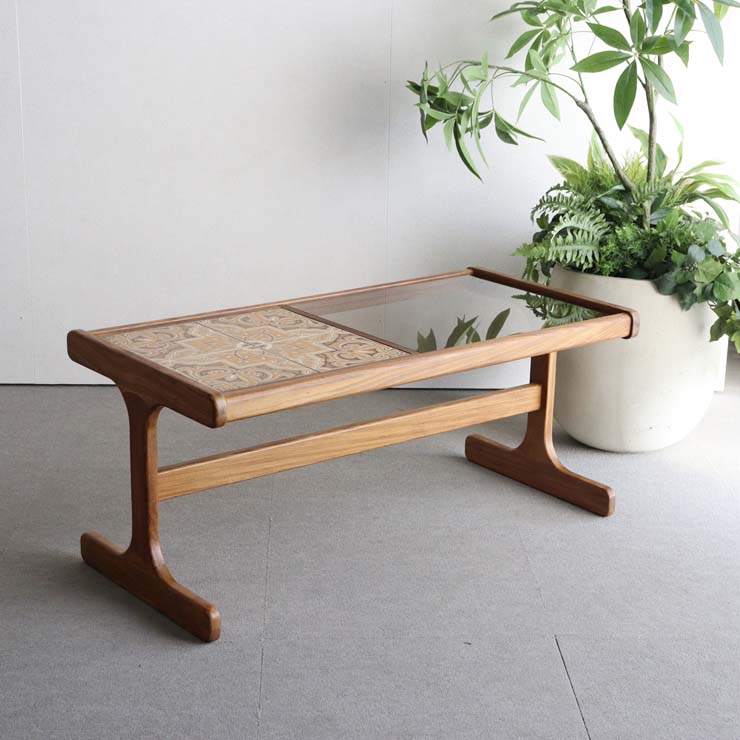 ジープランG-PLANのタイルトップテーブル