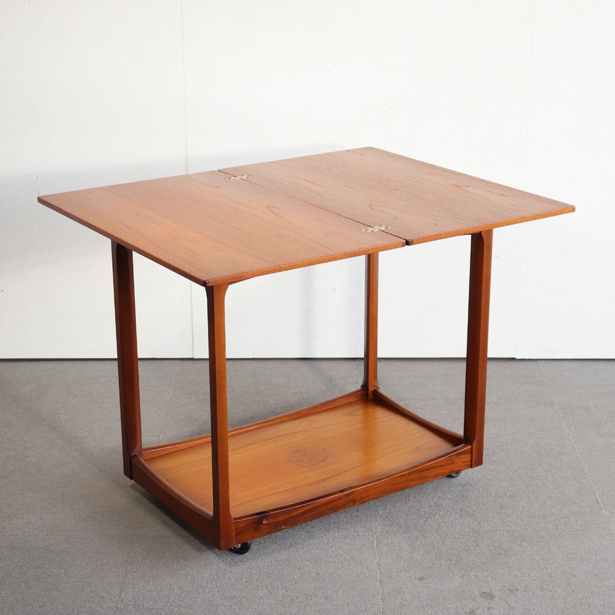 英国ヴィンテージのトロリー