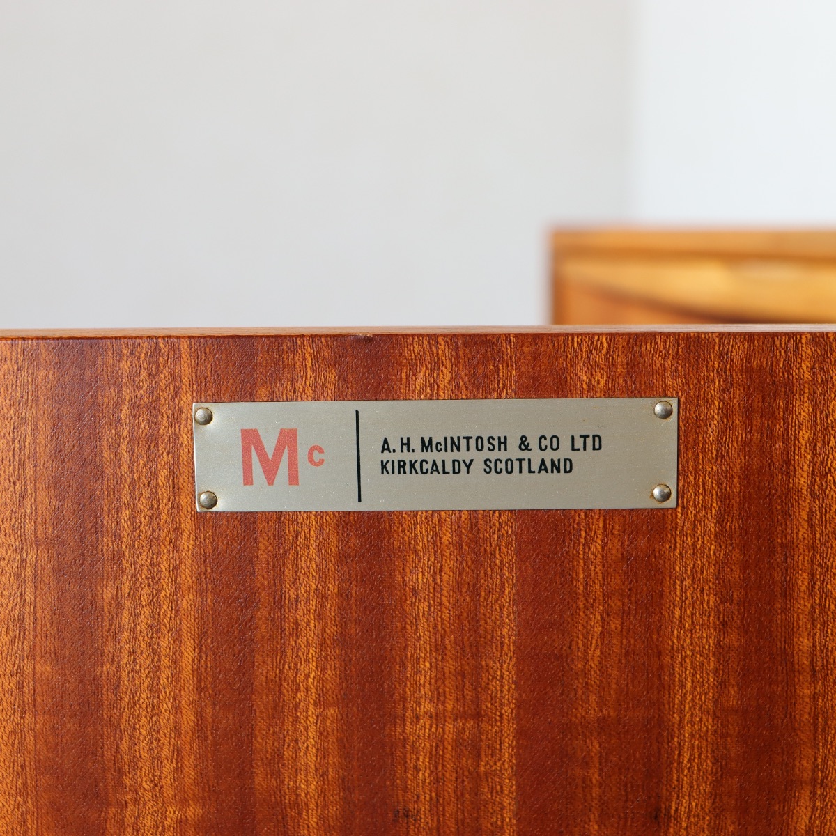 マッキントッシュDunfermlineサイドボード。チーク材の自然な木目が際立つヴィンテージ。洗練された一台。