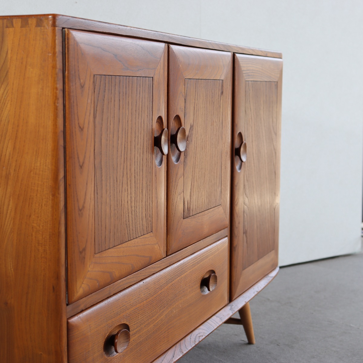 アーコールErcolのサイドボード