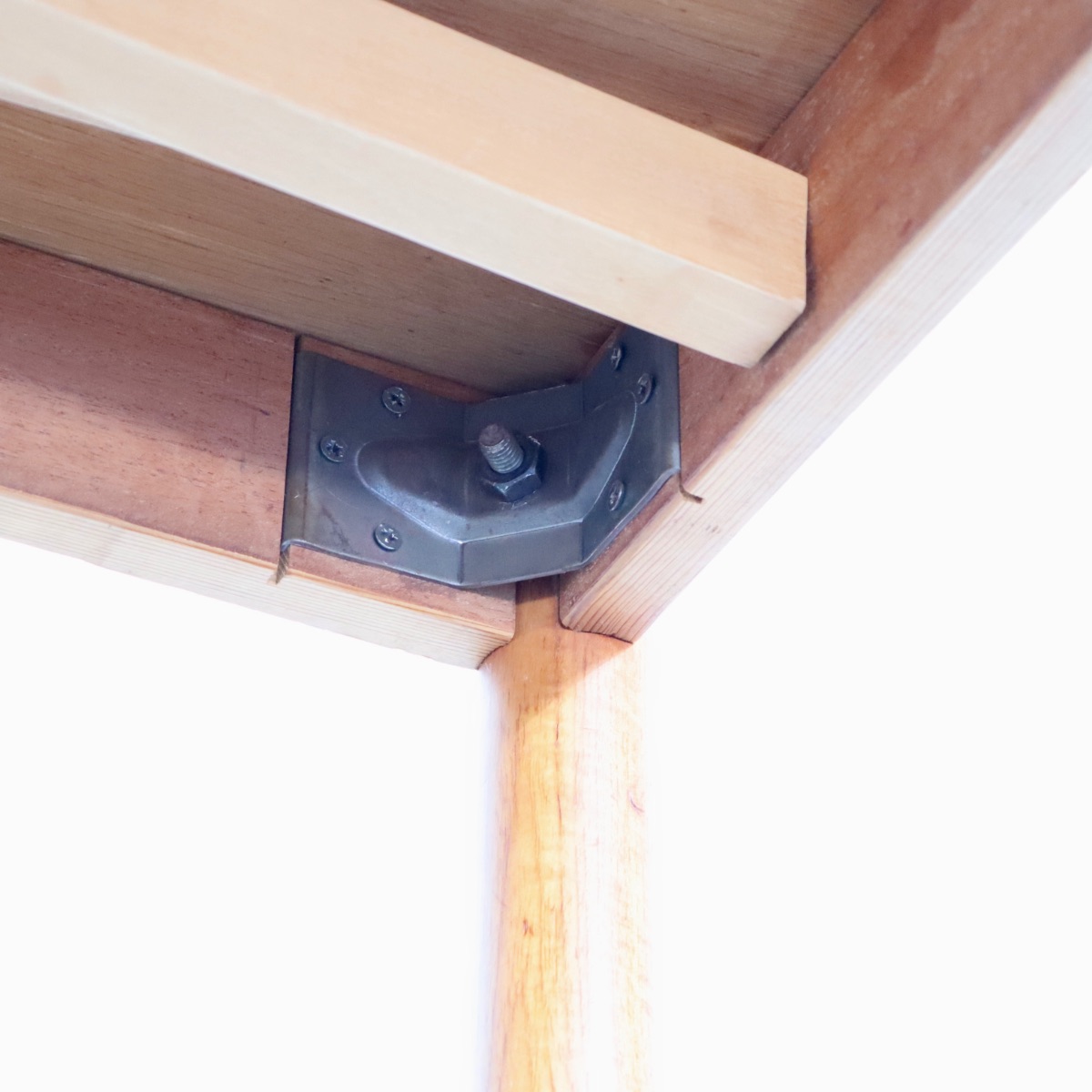 デンマーク製ダイニングテーブル。チーク材の自然な艶が印象的なヴィンテージ。高級感漂う佇まい。