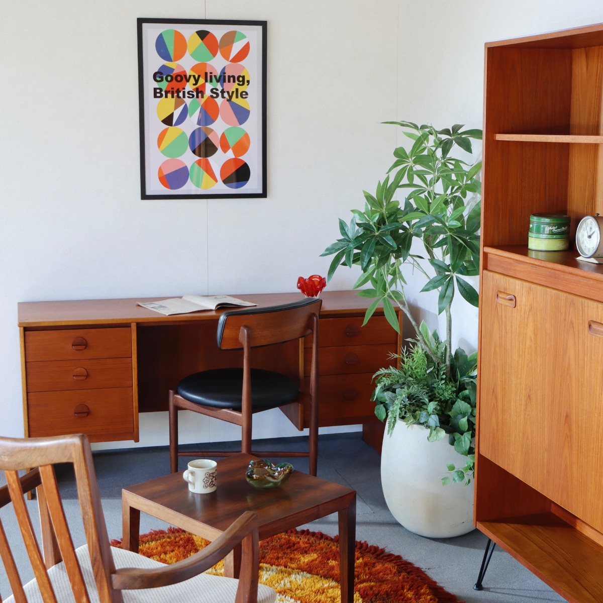 ヴィンテージのサイドボードを使ったインテリア