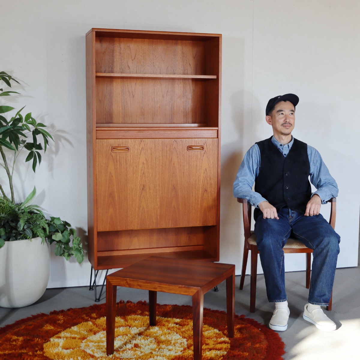 ヴィンテージのサイドボードを使ったインテリア