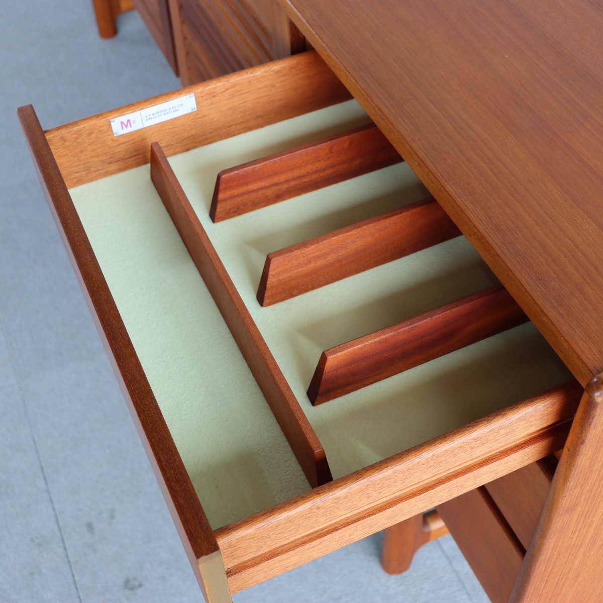 マッキントッシュMacintoshのサイドボード