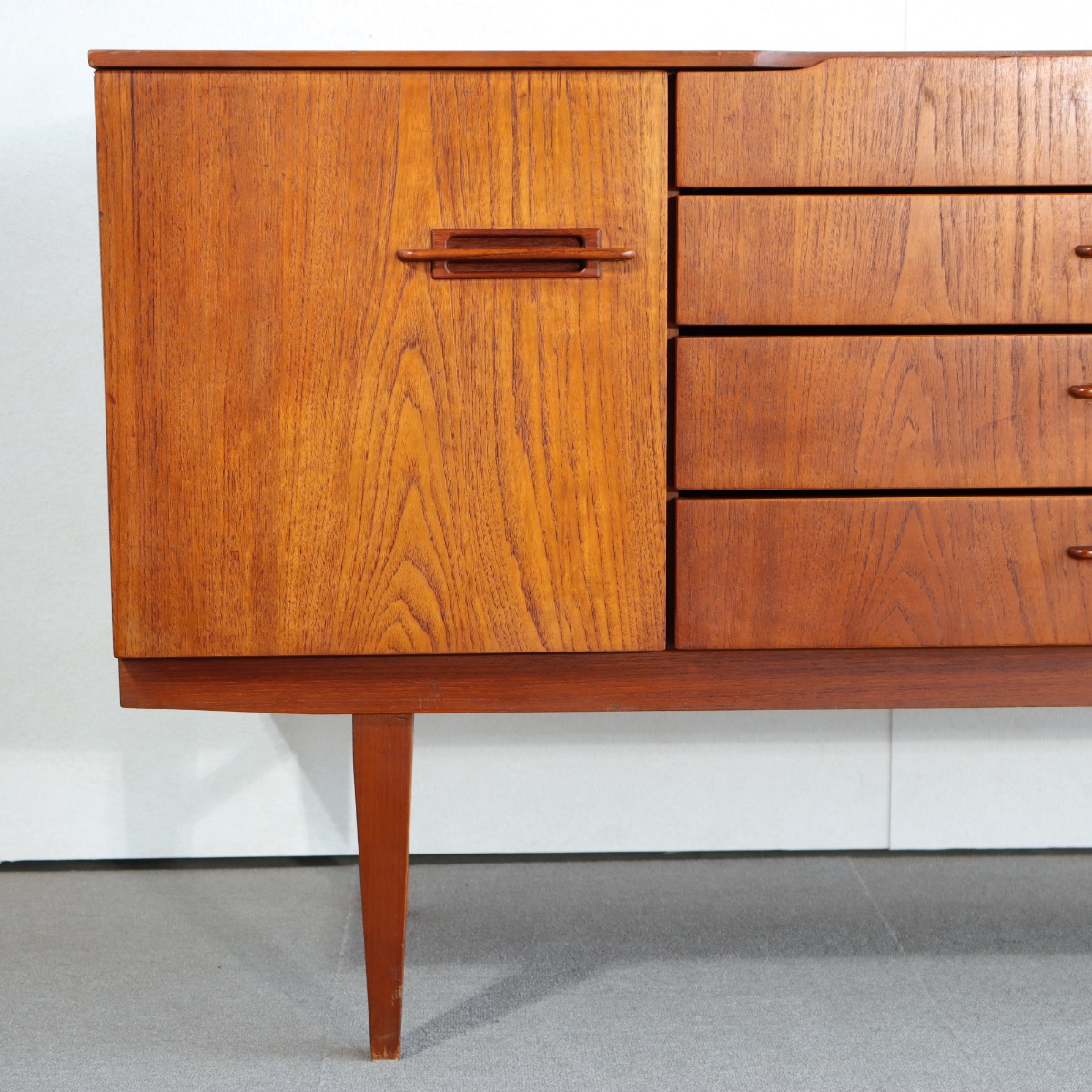 BEAUTILITYサイドボード