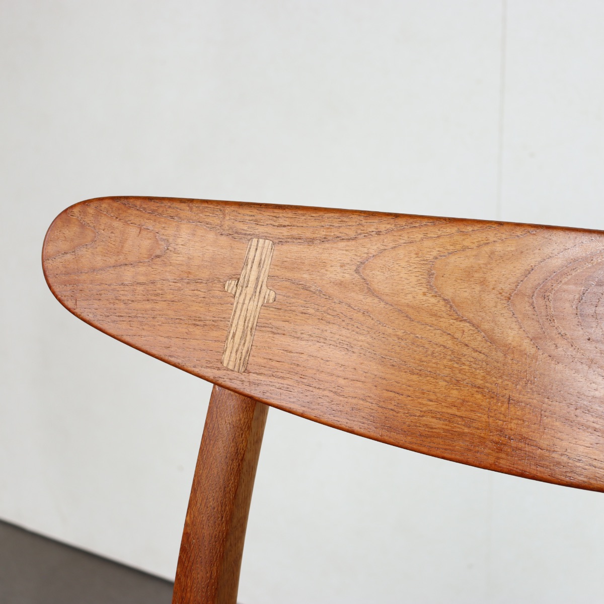 ハンス・J・ウェグナー デザインの北欧ヴィンテージダイニングチェア(CH30)