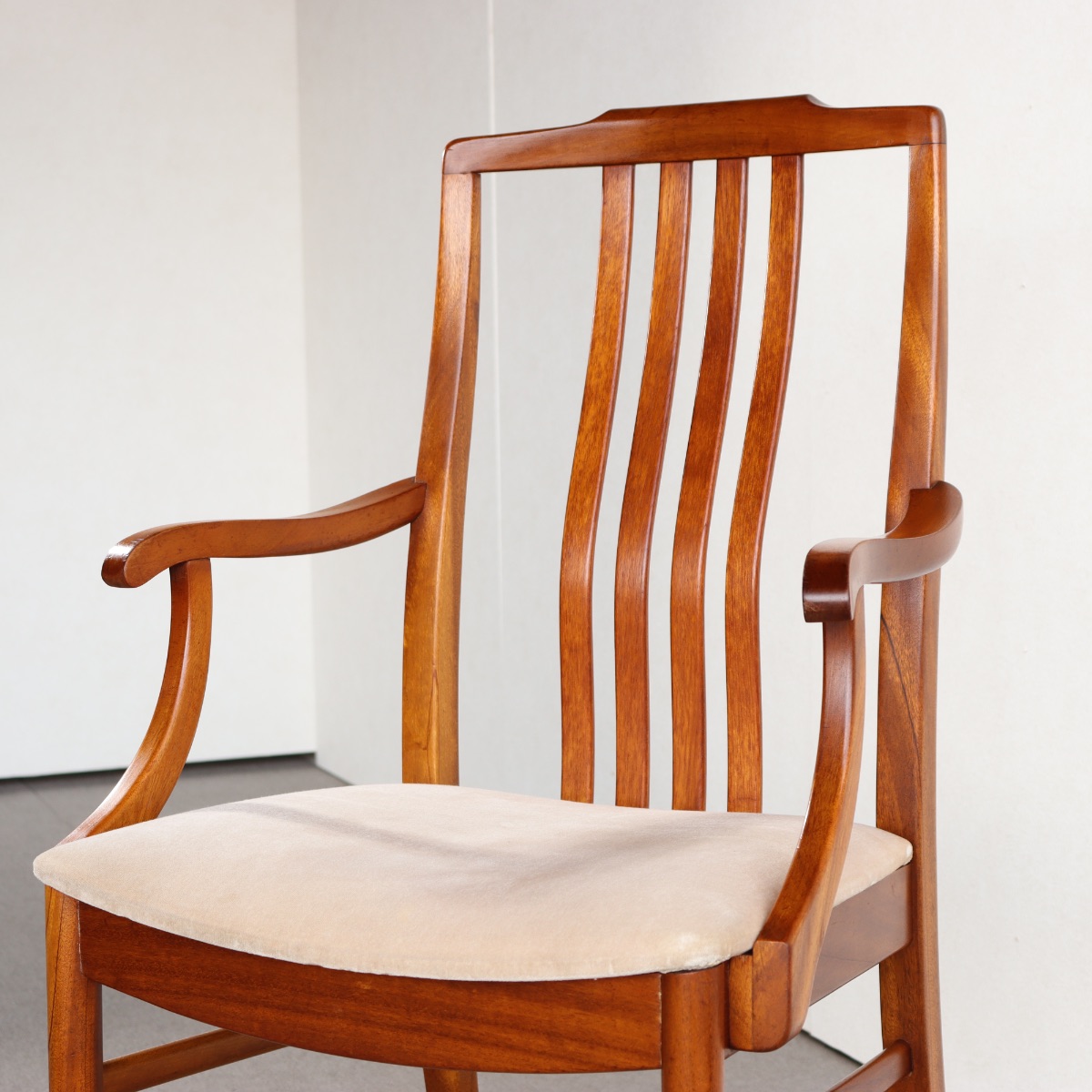 ベイスクラフトBEITHCRAFTのダイニングチェア