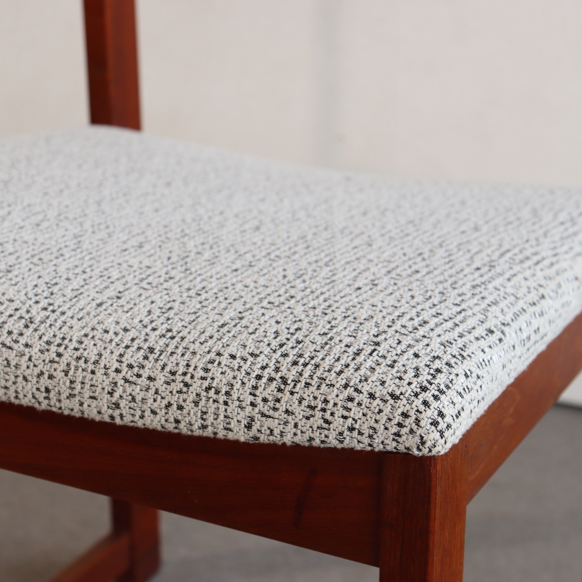 英国ヴィンテージのチーク材のチェア