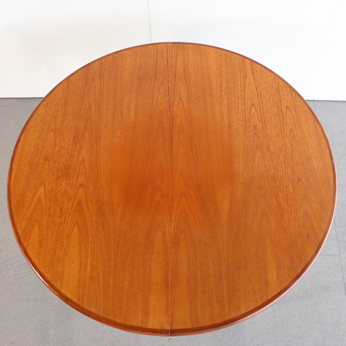 ジープランG-PLANのダイニングテーブル