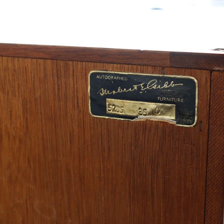 Herbert Gibbsのカップボード