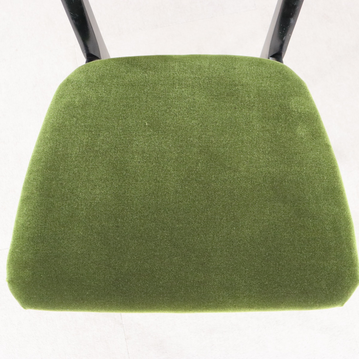 ネイサンNathanのダイニングチェア