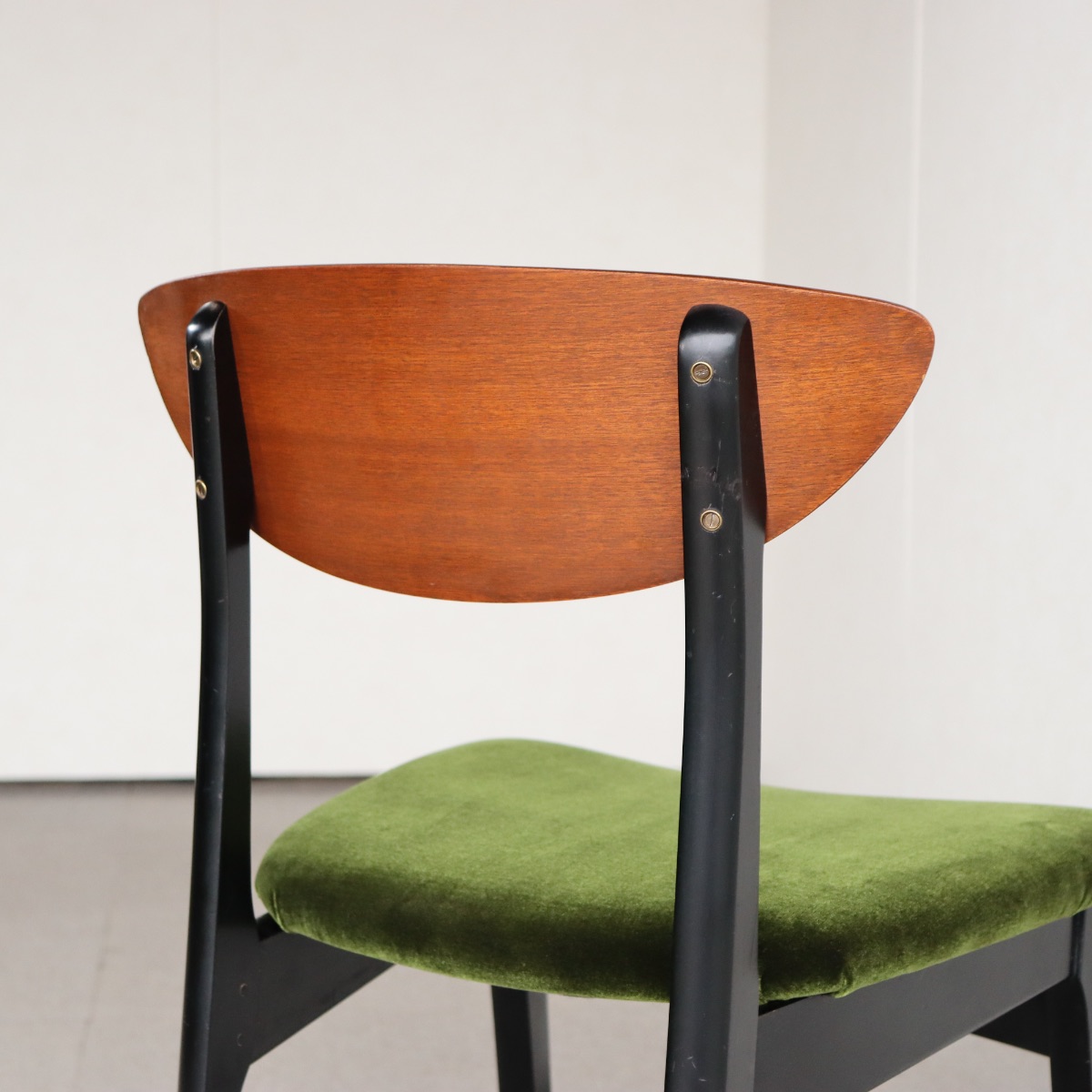 送料込み】 2脚目以降割引あり ネイサンNATHAN TOLA and BLACK