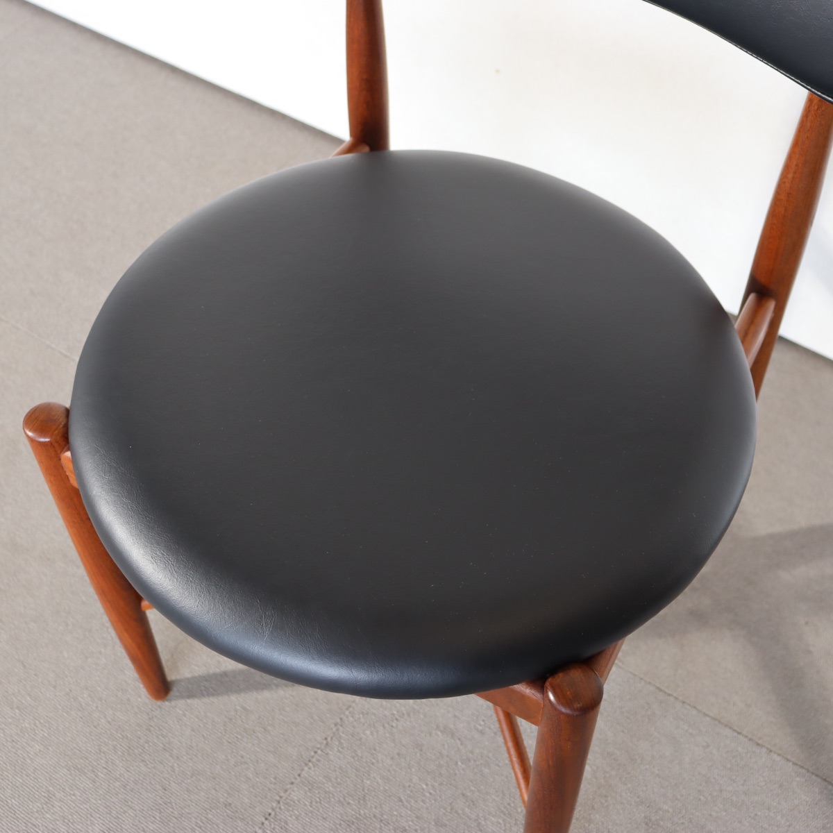 ジープランG-PLANのダイニングチェア