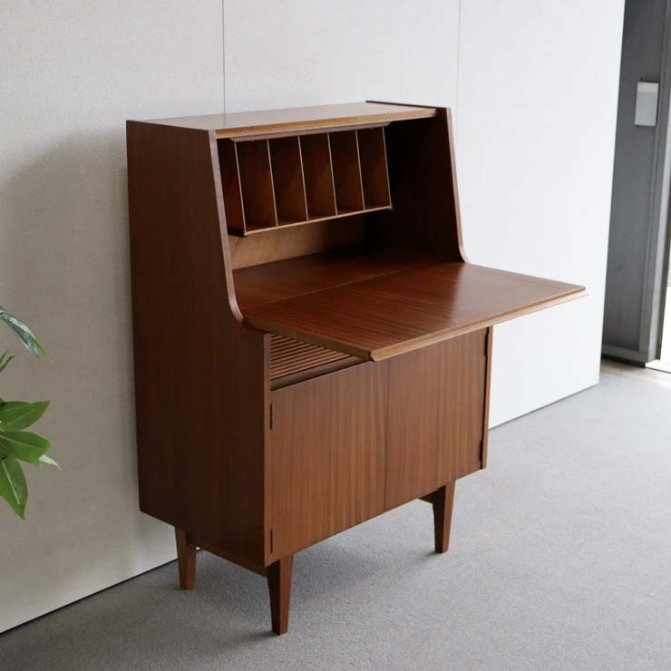 エリオッツオブニューベリーのヴィンテージビュロー・収納