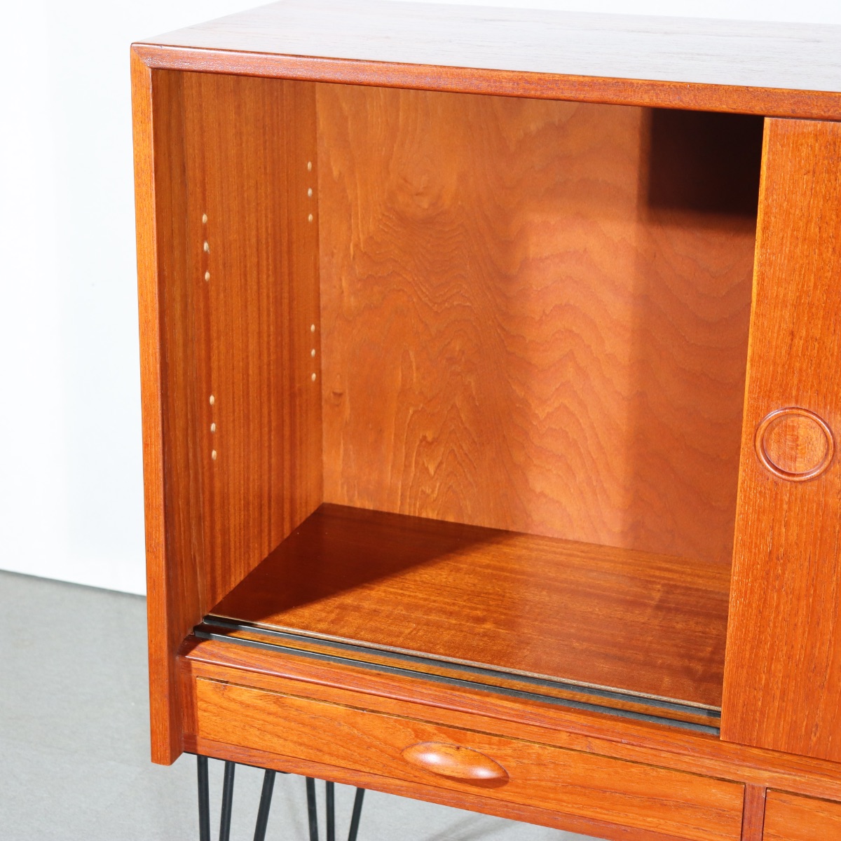 デンマーク製サイドボード