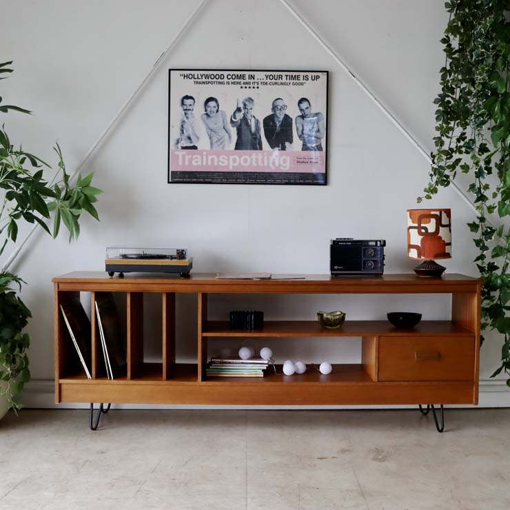 チーク　メディアスタンド　商品番号【022015】