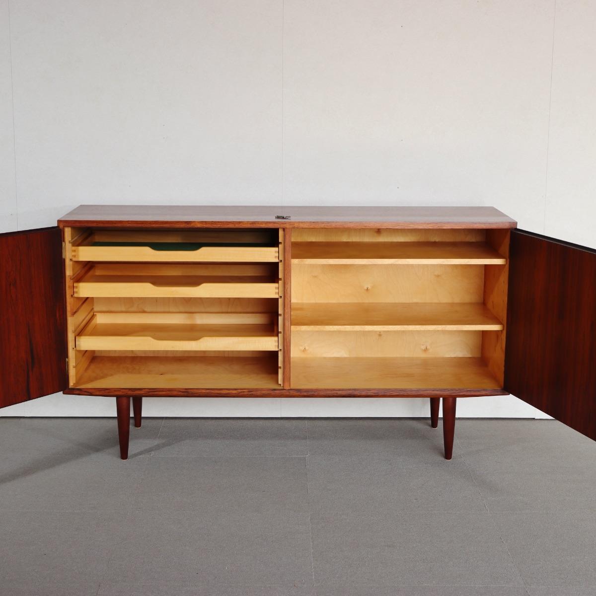 北欧デンマーク製サイドボード