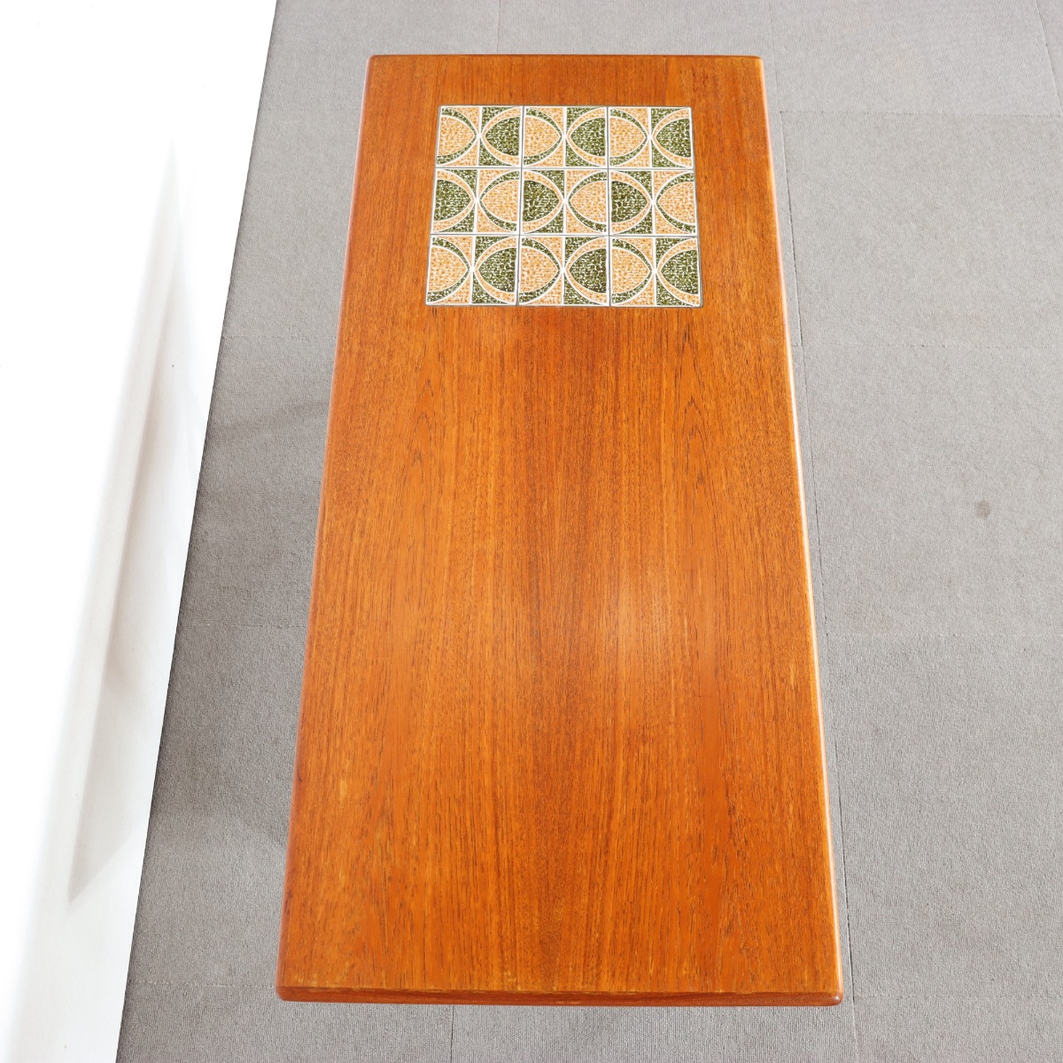 デンマーク製タイルトップコーヒーテーブル