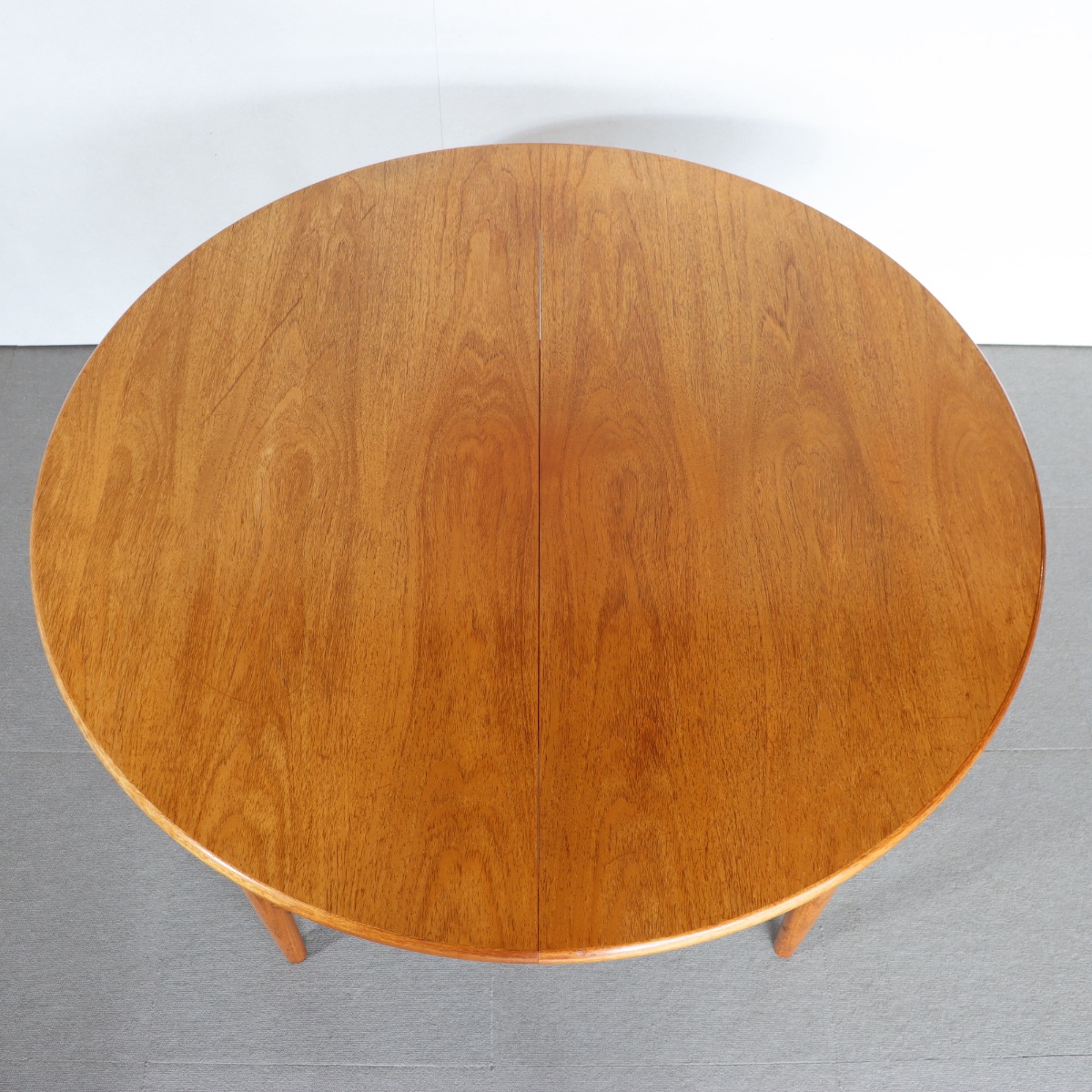 メレデューMEREDEW製チーク材ヴィンテージラウンドダイニングテーブル
