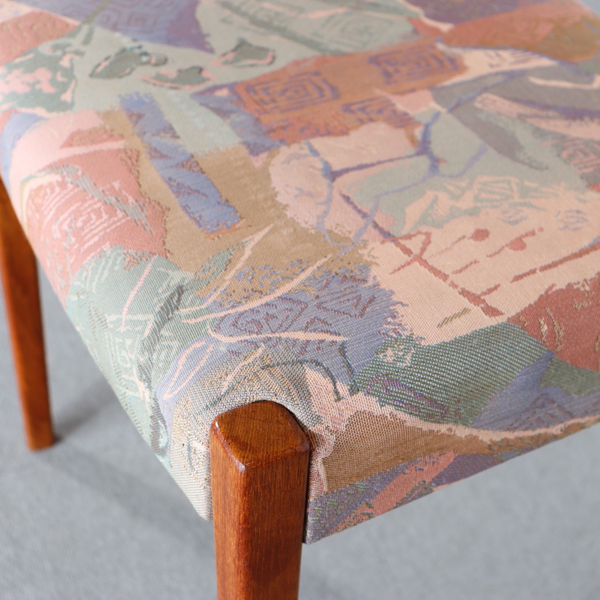 デンマーク製チーク材ヴィンテージのダイニングチェア