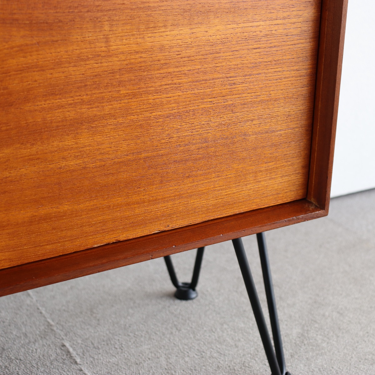 アイアンレッグを付けたジープランの棚