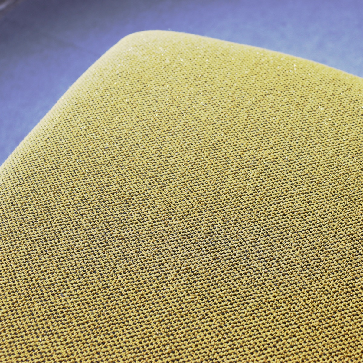 ストーンヒル製ダイニングチェア。 チーク材の色合いが優しい北欧ヴィンテージ。自然な温もりを感じる。