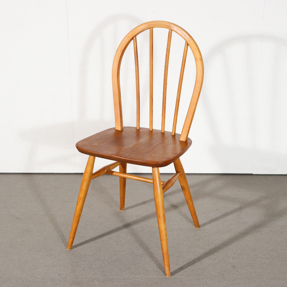 アーコールERCOLのフープバックチェア