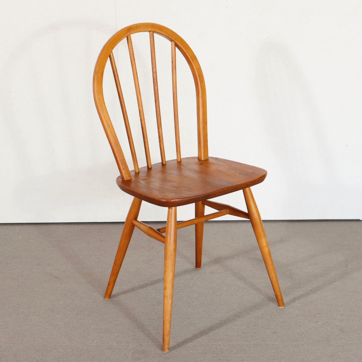 アーコールERCOLのフープバックチェア