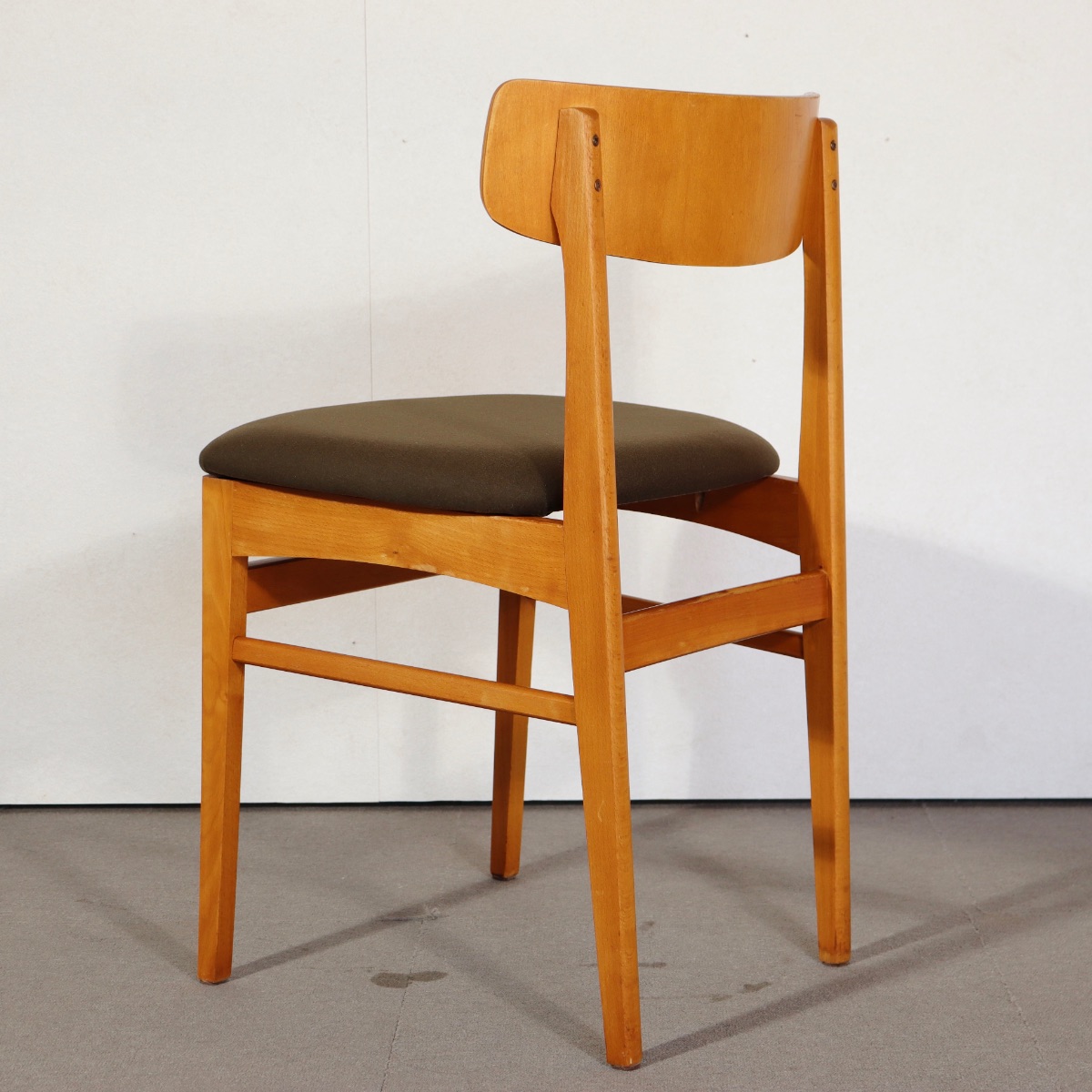 ヴィンテージのダイニングチェア。