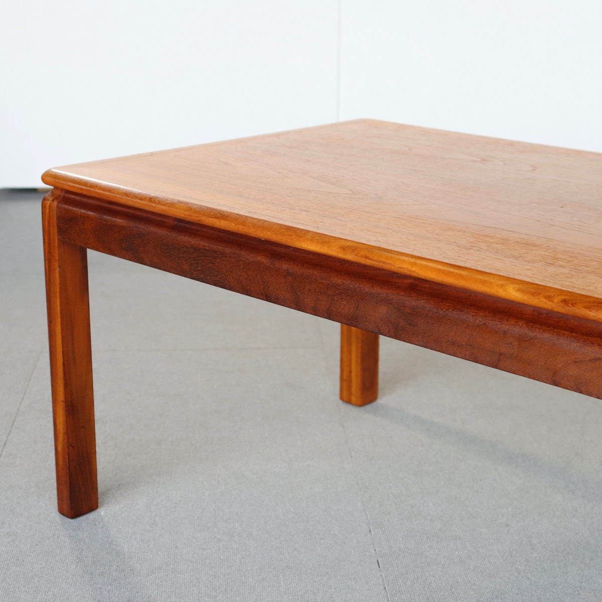 ジープランのコーヒーテーブル