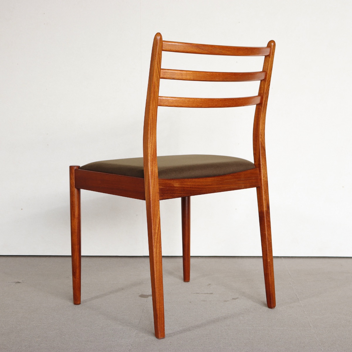 送料込み | G-PLAN(ジープラン)ダイニングチェア | 英国ヴィンテージ家具