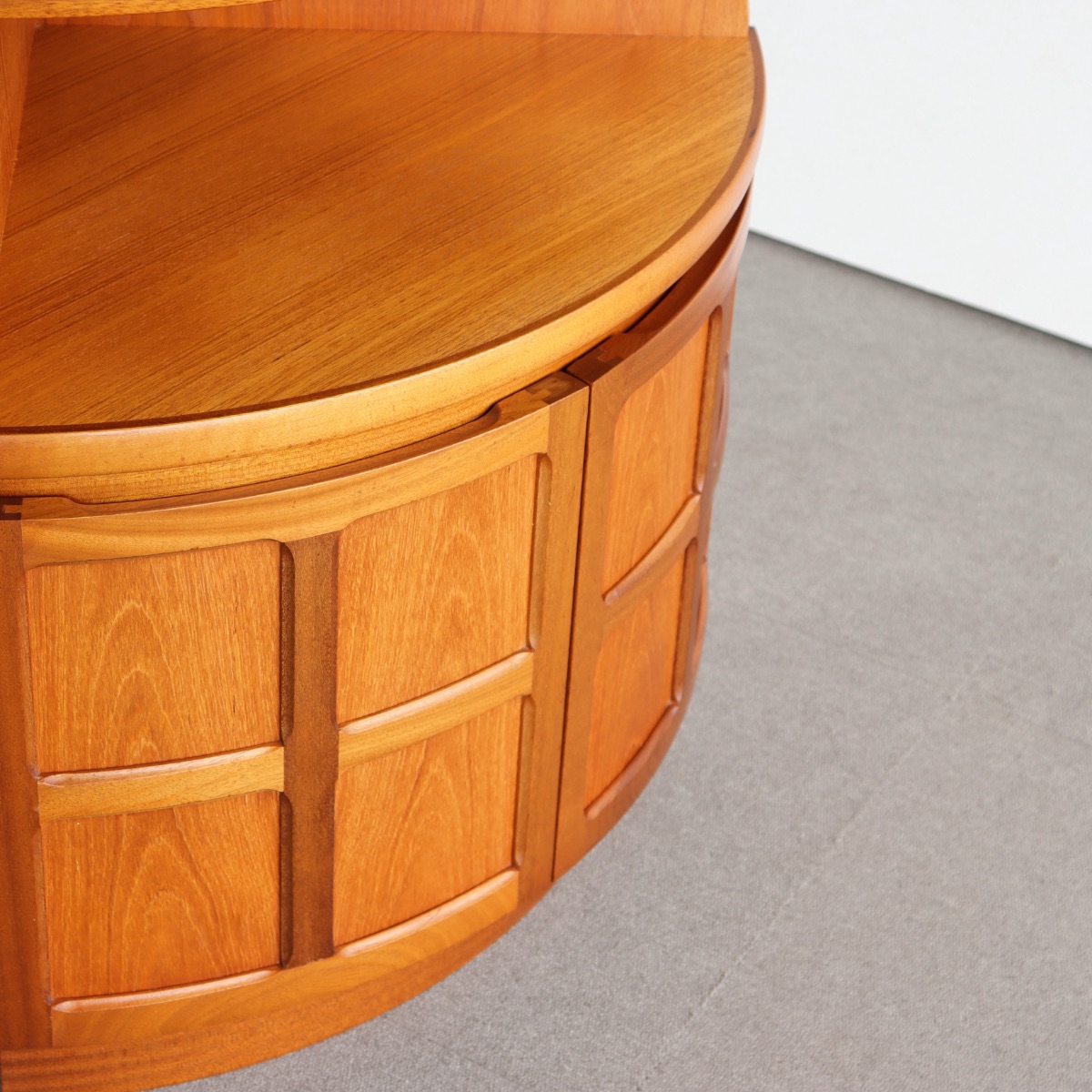 ネイサンキャビネット