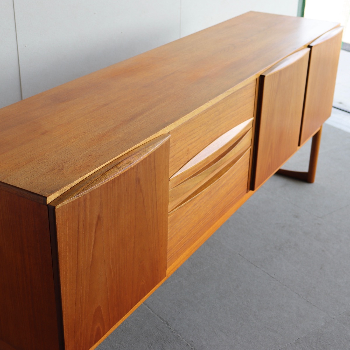 マッキントッシュMacintoshのサイドボード